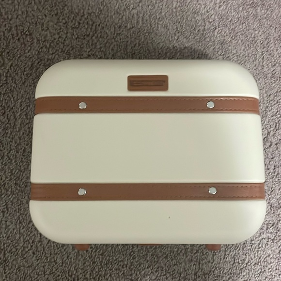 Mini travel case - Picture 1 of 9